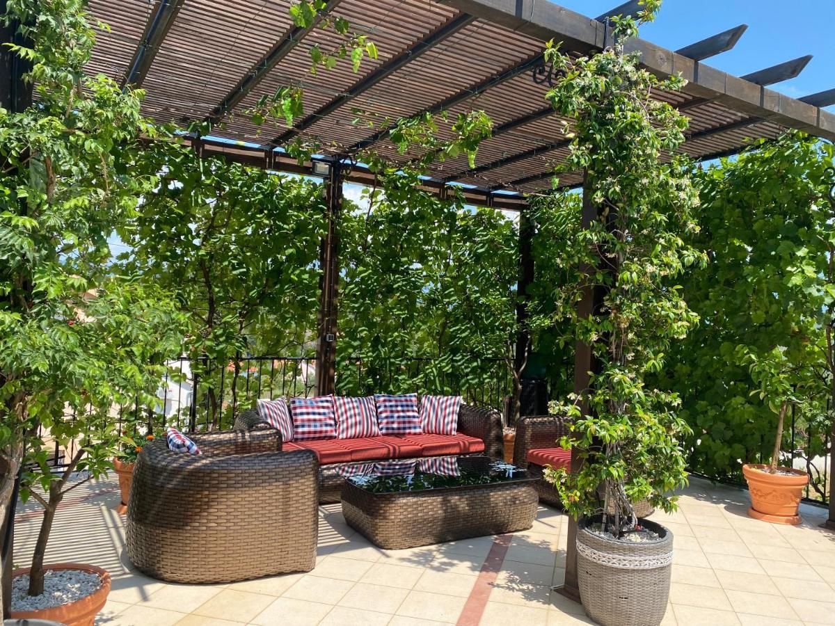 Apartments Villa Viktoria Tivat Exterior foto